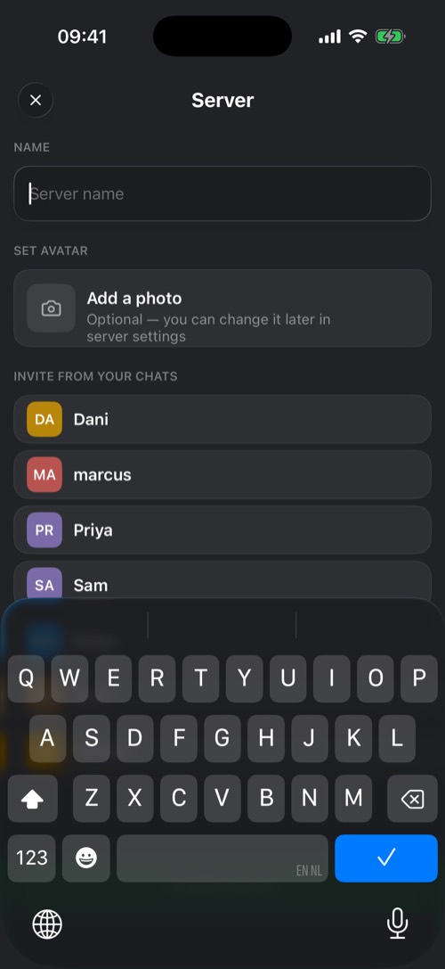 The create server screen with name, avatar and friends to invite